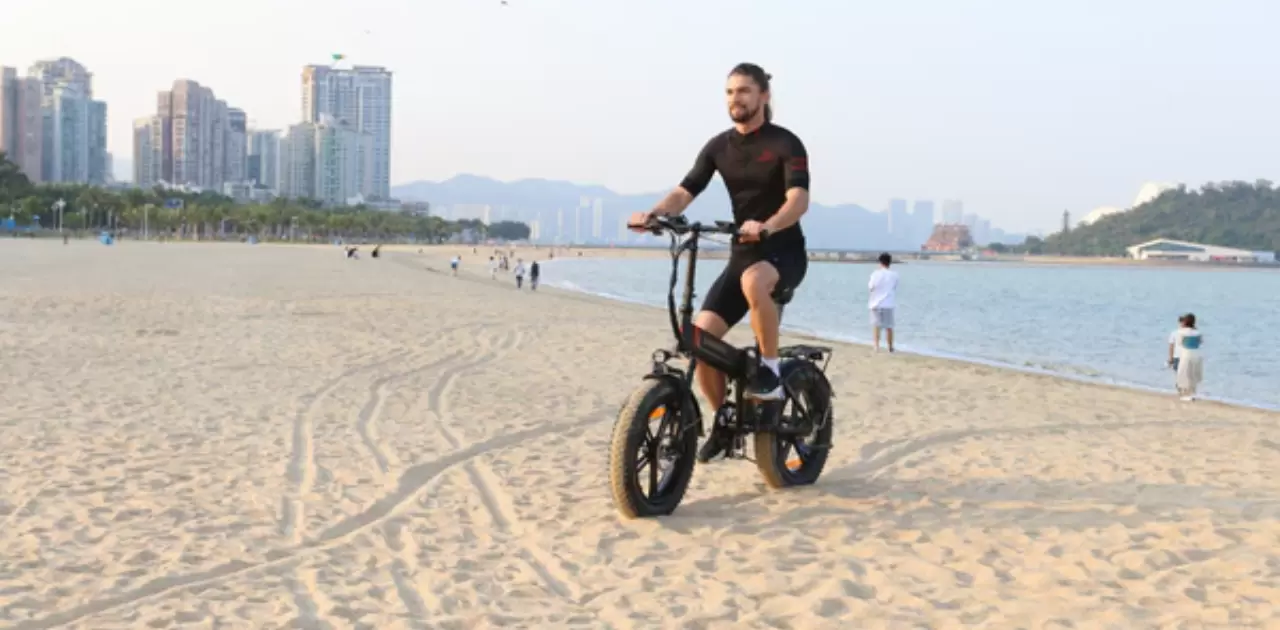 can-you-ride-electric-bikes-on-the-beach.webp